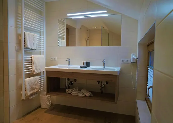 Cornelia לינה וארוחת בוקר 3*