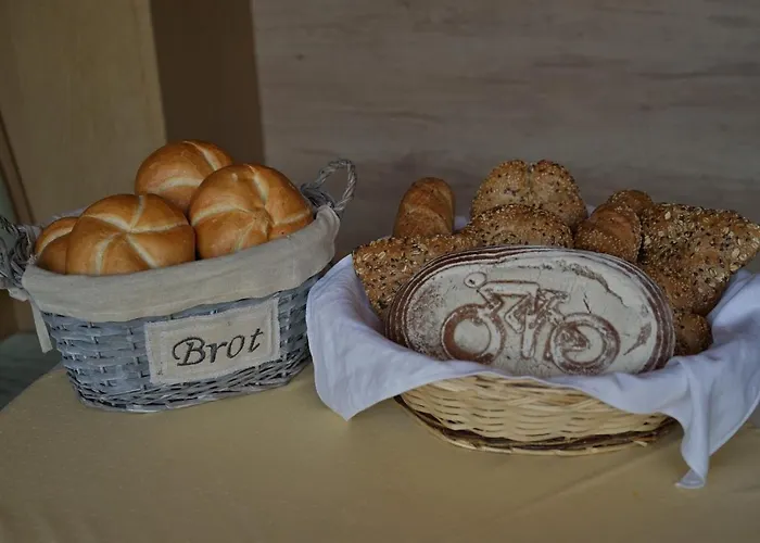 Cornelia Ζόλντεν